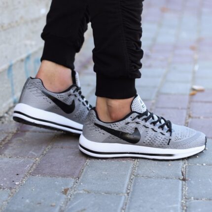 sport shoes 1/1