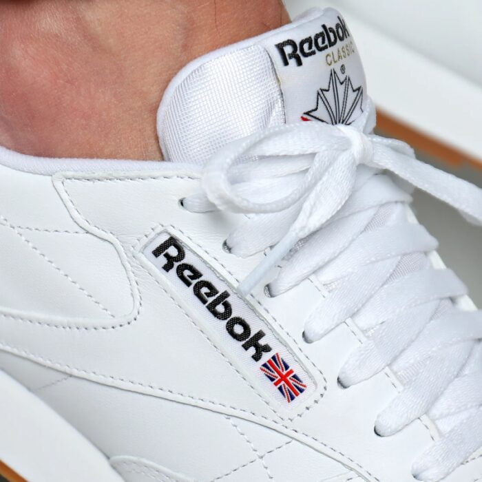 ⁦Reebok Unisex Classic Leather Shoes - حذاء ريبوك كلاسيك جلد للجنسين لون أبيض⁩ - الصورة ⁦16⁩