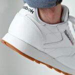 ⁦Reebok Unisex Classic Leather Shoes - حذاء ريبوك كلاسيك جلد للجنسين لون أبيض⁩ - الصورة ⁦17⁩