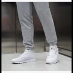 ⁦حذاء ريبوك كلاسيك ليذر جلد للجنسين لون أبيض- Reebok Unisex Classic Leathers Shoes⁩ - الصورة ⁦16⁩