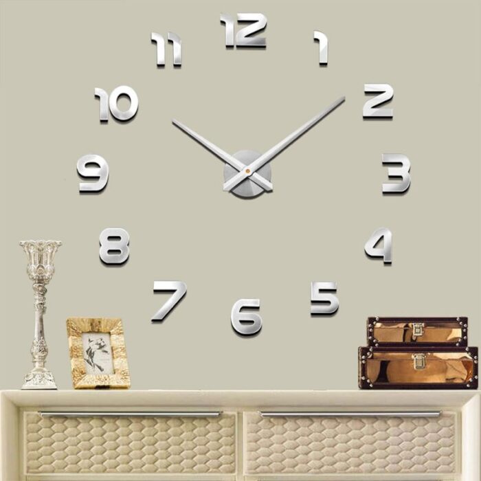 ⁦ساعة حائط اكريليك انالوج ثلاثية الأبعاد دائرية لون فضي⁩ - الصورة ⁦2⁩