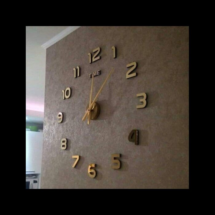 ⁦ساعة حائط اكريليك انالوج ثلاثية الأبعاد دائرية لون بني (قهوة)⁩ - الصورة ⁦4⁩