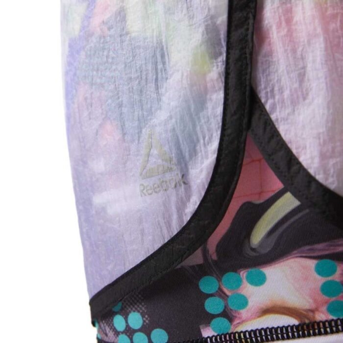 ⁦REEBOK 2 IN 1 WOVEN SHORT DIGITAL MAYHEM⁩ - الصورة ⁦3⁩