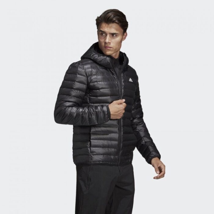 ⁦adidas Men's Varilite Hooded Down Jacket -Black- جاكيت اديداس للرجال لون أسود⁩ - الصورة ⁦3⁩