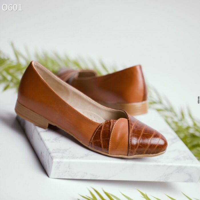 1022714_67da3a24ab25a حذاء ستاتي صنـاعة محلية مريح و عملي جلد صناعي جودة عالية - الصورة 1