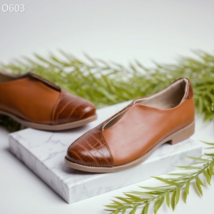 1022720_67da3a2d83601 حذاء ستاتي صنـاعة محلية مريح و عملي جلد صناعي جودة عالية - الصورة 1