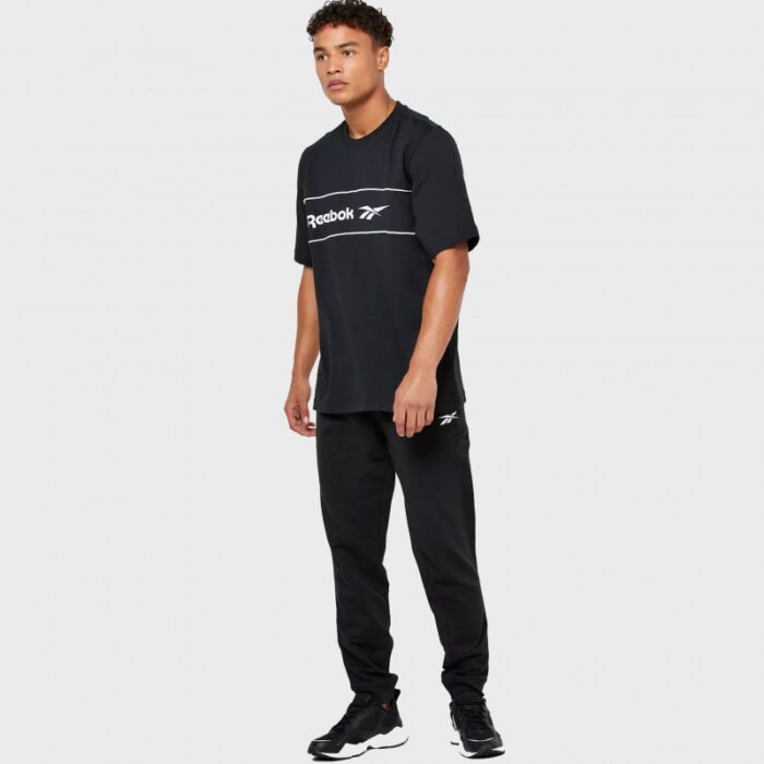 ⁦تيشيرت ريبوك كلاسيك لينر للرجال لون أسود - Reebok Men's Classics Linear T-Shirt- Black⁩ - الصورة ⁦7⁩
