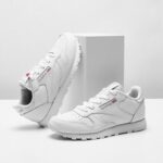 ⁦Reebok Unisex' Classic Leather Shoes - White- حذاء ريبوك كلاسيك جلدي للجنسين لون أبيض⁩ - الصورة ⁦11⁩