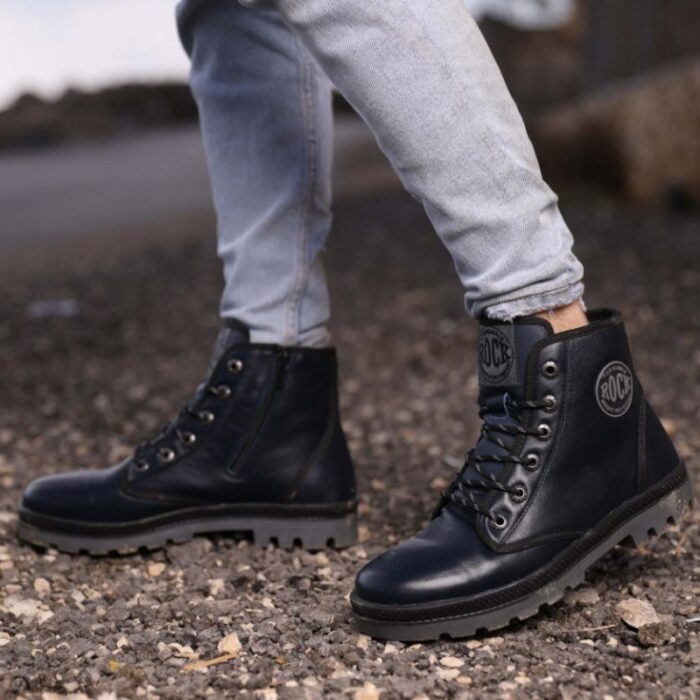 1025840_67db330547b2e حذاء جلد شبابي من Rock - الصورة 1