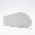 ⁦Reebok Unisex Classic Slides - White- شبشب ريبوك كلاسيك للجنسين لون أبيض⁩ - الصورة ⁦3⁩