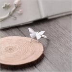 ⁦خاتم فضة 925 على شكل فراشة⁩ - الصورة ⁦2⁩