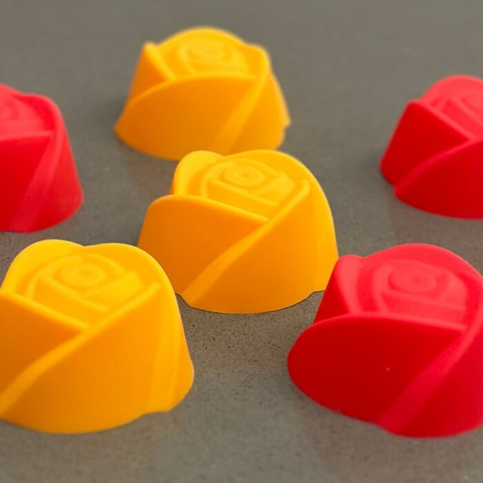 ⁦كب كيك سليكون وردة 6 قطع - حسب اللون المتوفر في المخازن⁩ - الصورة ⁦3⁩