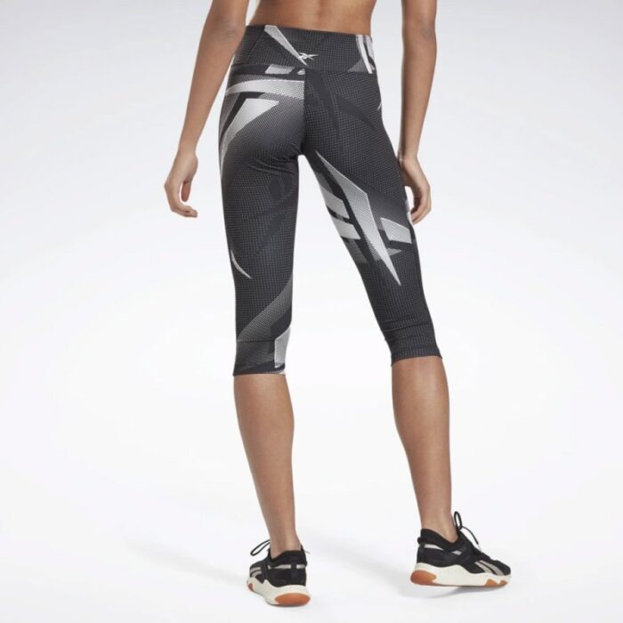 ⁦Reebok MYT AOP Capri⁩ - الصورة ⁦2⁩