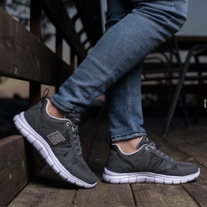 ⁦حذاء سبورت بنعل مريح من Eagle لون رمادي⁩ - الصورة ⁦3⁩