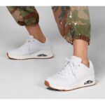 ⁦حذاء سكيتشرز أونو ستاند أون اير للنساء لون أبيض - Skechers Women's Skechers Uno Stand On Air Shoes⁩ - الصورة ⁦2⁩