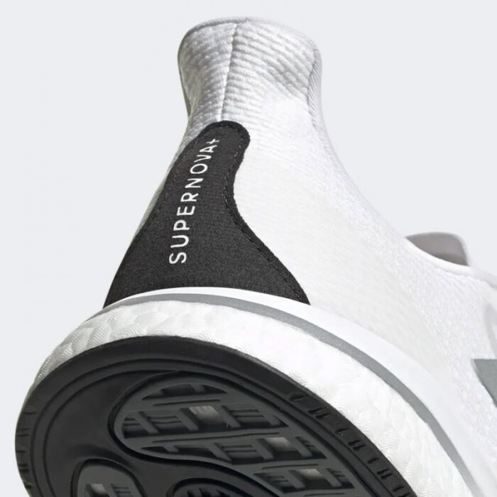 ⁦adidas Supernova+ Shoes - White - حذاء اديداس سوبر نوفا بلس للرجال لون أبيض⁩ - الصورة ⁦2⁩