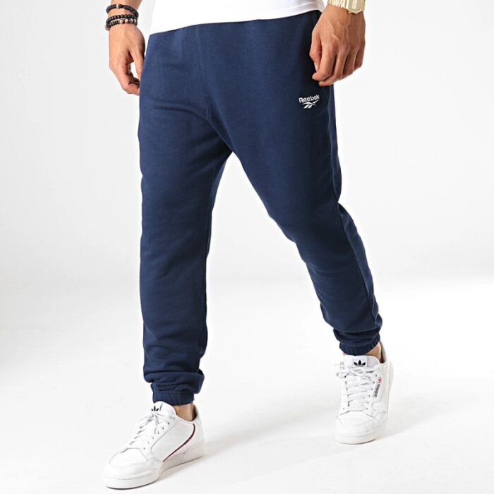 ⁦Reebok Mens' Classics Jogging- بنطلون ريبوك كلاسيك جوغرز للرجال لون أزرق⁩ - الصورة ⁦5⁩