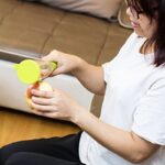 ⁦قشارة فواكه وخضراوات مع علبة⁩ - الصورة ⁦2⁩