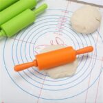 ⁦طقم 3 قطع شوبك صغير + قطاعة عجين دائرية + قطاعة سمبوسك⁩ - الصورة ⁦2⁩