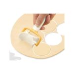 ⁦طقم 3 قطع شوبك صغير + قطاعة عجين دائرية + قطاعة سمبوسك⁩ - الصورة ⁦4⁩