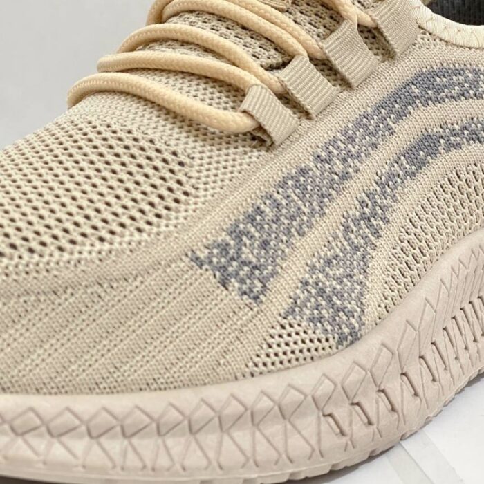 ⁦حذاء سبورت شبابي لون بيج⁩ - الصورة ⁦3⁩