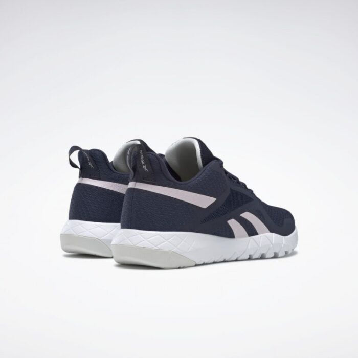 ⁦Reebok Women's Flexagon Force 3.0 Shoes - Navy - حذاء اديداس فلاكساغون فورس 3.0 للنساء لون كحلي⁩ - الصورة ⁦3⁩