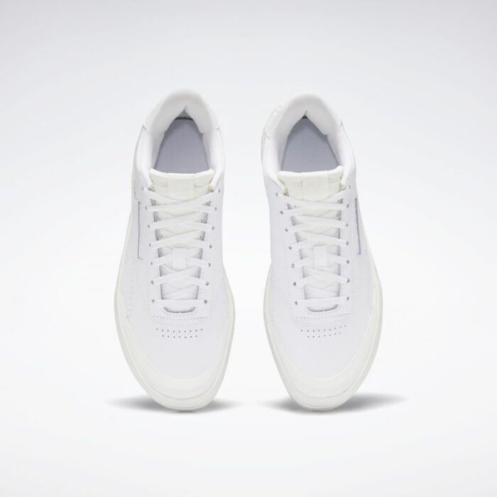 ⁦Reebok Women's Club C Double Geo Shoes- حذاء ريبوك كلو سي دبل جيو للنساء لون أبيض⁩ - الصورة ⁦6⁩