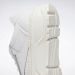 ⁦Reebok Women's Club C Double Geo Shoes- حذاء ريبوك كلو سي دبل جيو للنساء لون أبيض⁩ - الصورة ⁦7⁩