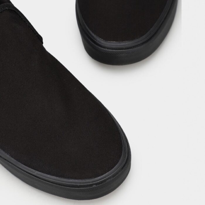 ⁦Vans Men's Asher Slipper Shoes - حذاء فانز آشر بدون رباط للرجال لون أسود⁩ - الصورة ⁦10⁩