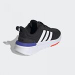 ⁦adidas Kids' Racer TR21 Shoes - Black- حذاء اديداس ريسر تي ار 21 للأطفال لون أسود⁩ - الصورة ⁦5⁩