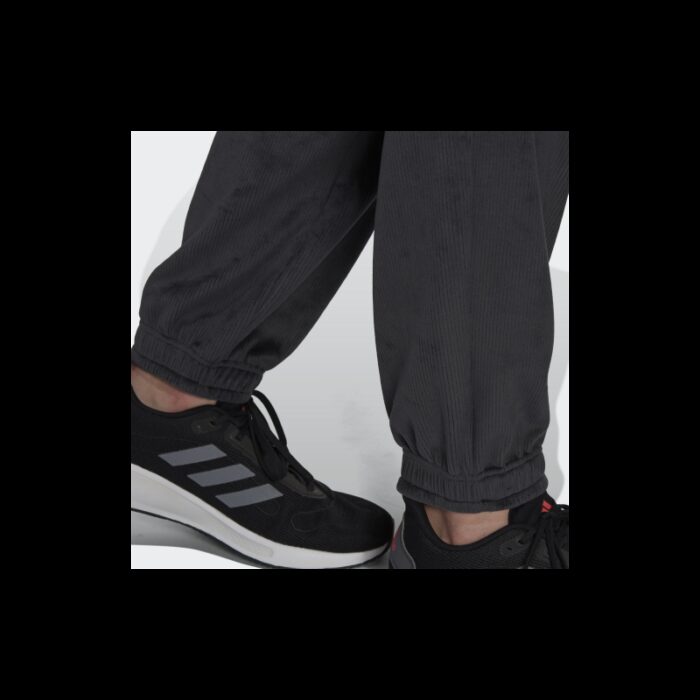 ⁦Adidas Mens' Future Icons Corduroy Pants- بنطلون اديداس فيوتشرز ايقون للرجال لون أسود⁩ - الصورة ⁦6⁩