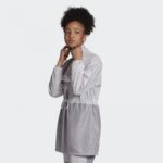 ⁦adidas Womens' Long Sleeve Windbreaker Dress - Grey- جاكيت اديداس طويل للنساء لون رمادي⁩ - الصورة ⁦4⁩