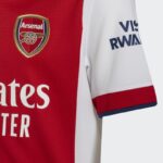 ⁦adidas Arsenal 21/22 Home Jersey - تيشيرت اديداس ارسنال للجنسين لون أحمر وأبيض⁩ - الصورة ⁦5⁩