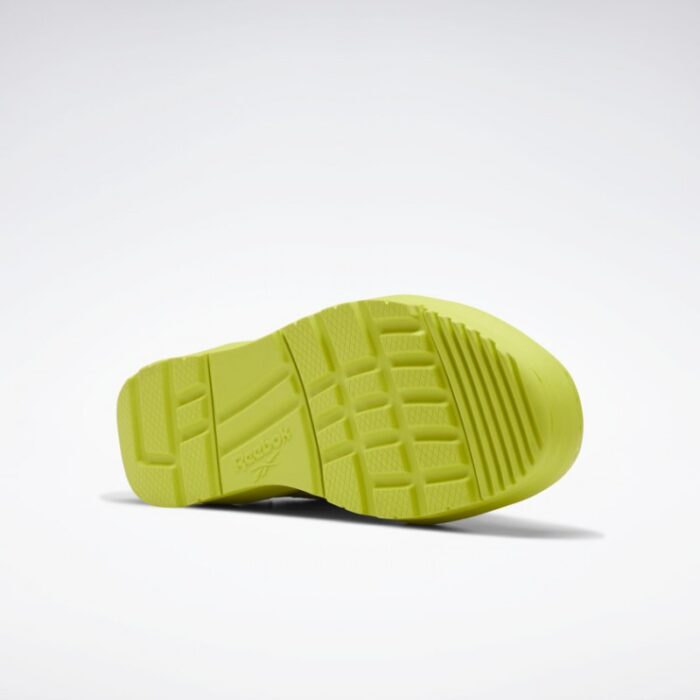 ⁦حذاء ريبوك كلوب سي دبل جيو للنساء لون طحيني وأصفر - Reebok Women's Club C Double GEO Shoes⁩ - الصورة ⁦5⁩