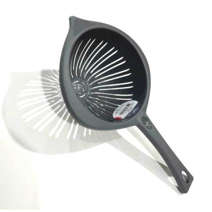 ⁦مصفاة بلاستيك بيد حجم صغير⁩ - الصورة ⁦2⁩