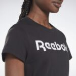 ⁦تيشيرت ريبوك اسينشيال جرافيك للنساء لون أسود - Reebok Women's Training Essential Graphic T-Shirt - Black⁩ - الصورة ⁦4⁩