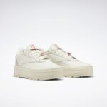 ⁦حذاء ريبوك كلوب سي دبل جيو للنساء لون طحيني - Reebok Women's Club C Double GEO Shoes⁩ - الصورة ⁦3⁩