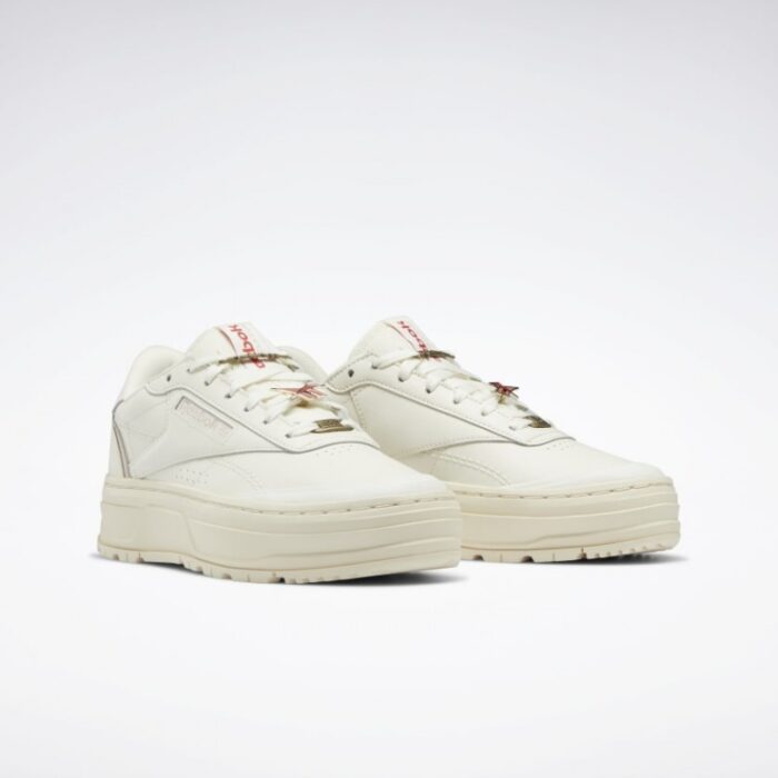 ⁦حذاء ريبوك كلوب سي دبل جيو للنساء لون طحيني - Reebok Women's Club C Double GEO Shoes⁩ - الصورة ⁦3⁩