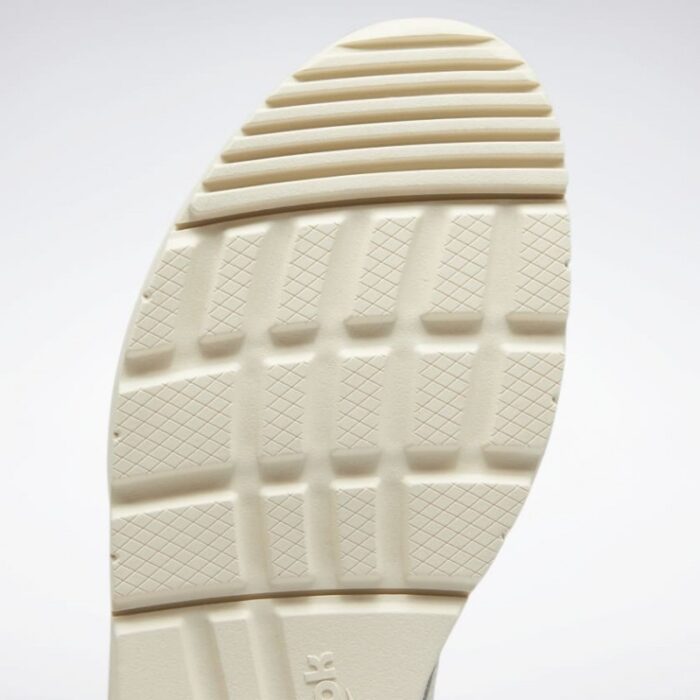 ⁦حذاء ريبوك كلوب سي دبل جيو للنساء لون طحيني - Reebok Women's Club C Double GEO Shoes⁩ - الصورة ⁦8⁩