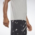 ⁦Reebok Mens' Graphic Series Vector Tee Grey- تيشيرت ريبوك جرافيك سيريس فيكتور للرجال لون رمادي⁩ - الصورة ⁦5⁩