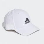 ⁦adidas Unisex Lightweight Embroidered Baseball Cap- طاقية اديداس لايت وييت للجنسين لون أبيض⁩ - الصورة ⁦3⁩