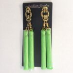 حلق طويل لون اخضر فاتح