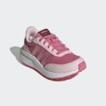 ⁦adidas Kids' x RUN 70S K Shoes - Pink - حذاء اديداس اكس رن 70 اس كيه للأطفال لون زهري⁩ - الصورة ⁦6⁩