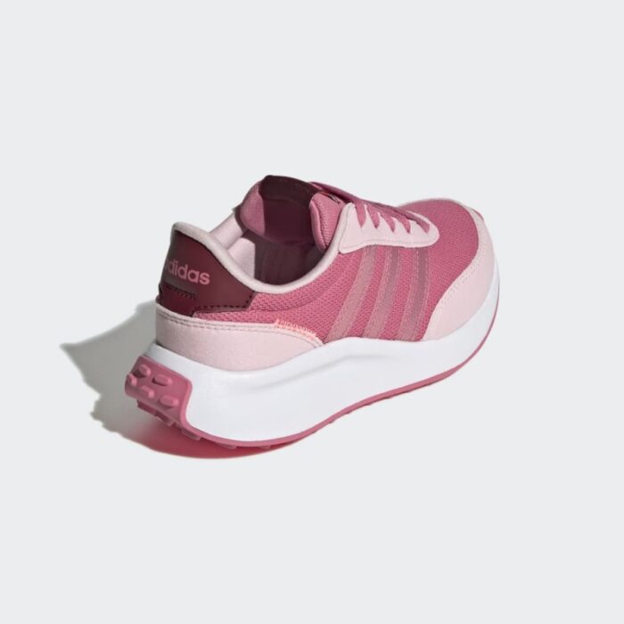 ⁦adidas Kids' x RUN 70S K Shoes - Pink - حذاء اديداس اكس رن 70 اس كيه للأطفال لون زهري⁩ - الصورة ⁦7⁩