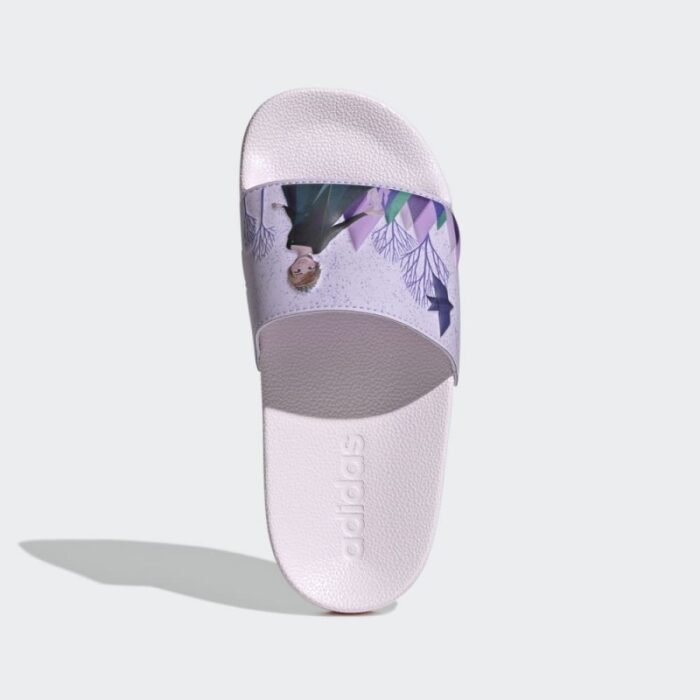 ⁦adidas x Disney Frozen Adilette Shower Slides⁩ - الصورة ⁦5⁩