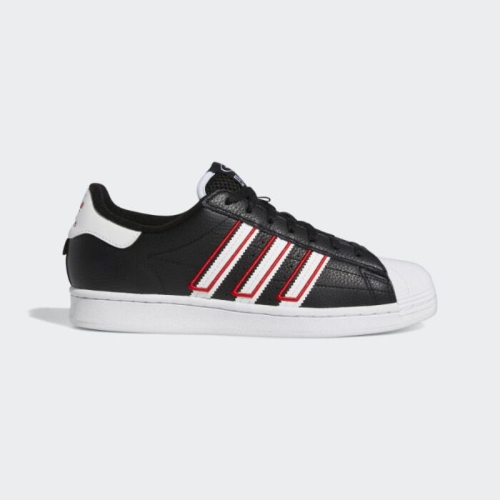 ⁦adidas Unisex Superstar Shoes - حذاء اديداس سوبر ستار للجنسين لون أسود⁩ - الصورة ⁦2⁩