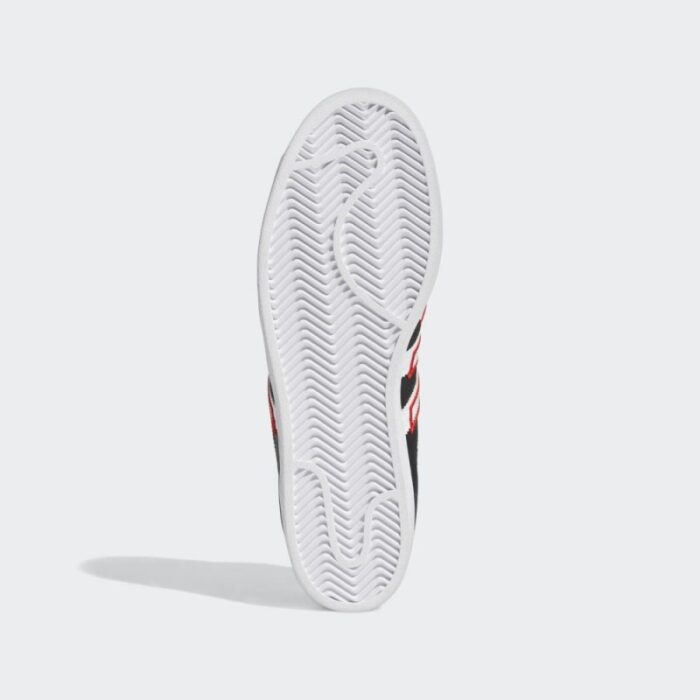 ⁦adidas Unisex Superstar Shoes - حذاء اديداس سوبر ستار للجنسين لون أسود⁩ - الصورة ⁦5⁩