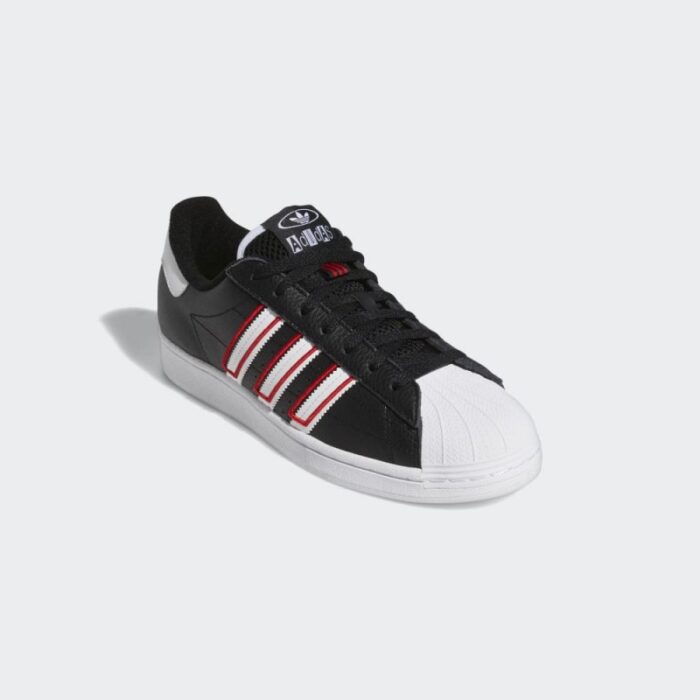 ⁦adidas Unisex Superstar Shoes - حذاء اديداس سوبر ستار للجنسين لون أسود⁩ - الصورة ⁦7⁩