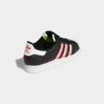 ⁦adidas Unisex Superstar Shoes - حذاء اديداس سوبر ستار للجنسين لون أسود⁩ - الصورة ⁦8⁩