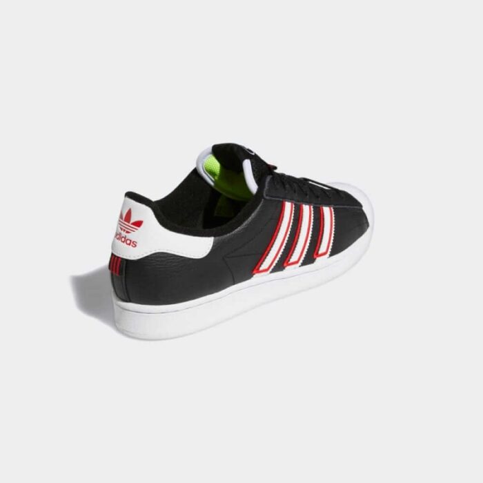 ⁦adidas Unisex Superstar Shoes - حذاء اديداس سوبر ستار للجنسين لون أسود⁩ - الصورة ⁦8⁩